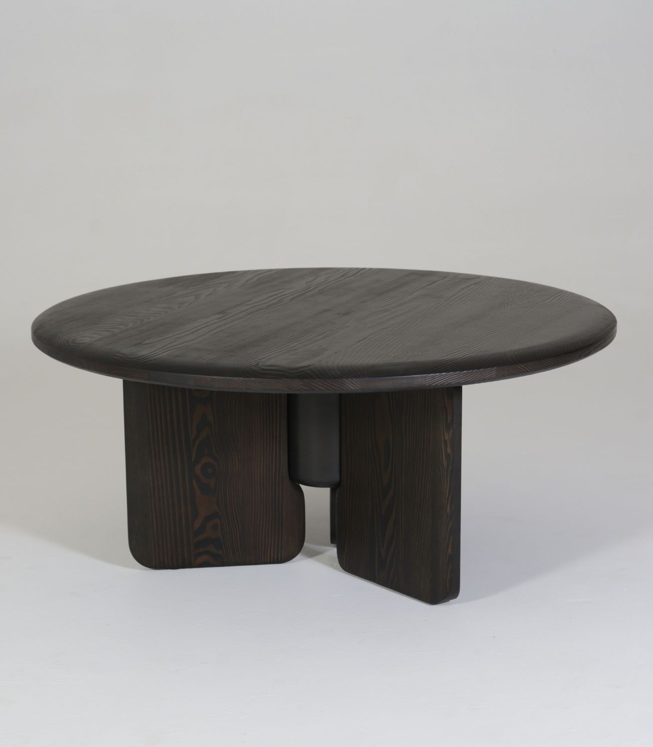 Faifo coffee table Burned fir Diameter 100cm