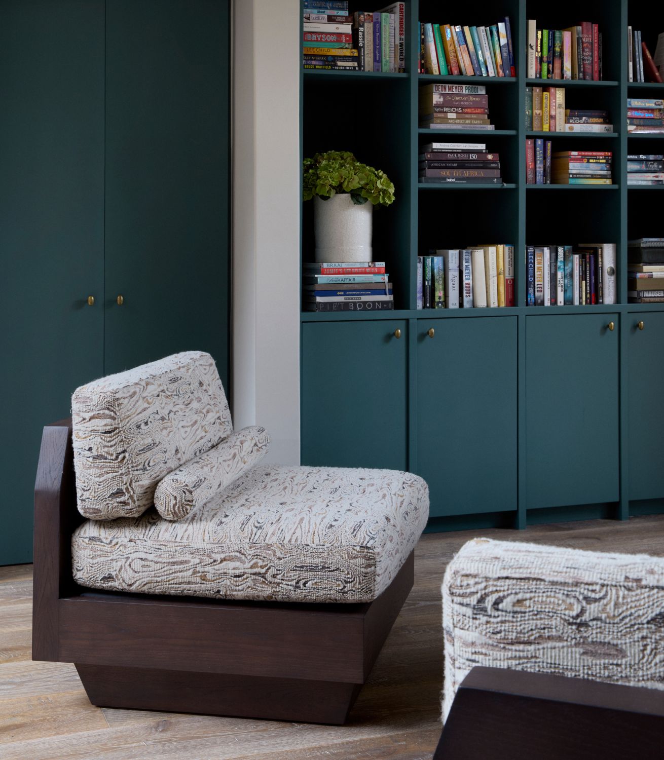 Volda Lounge Chair