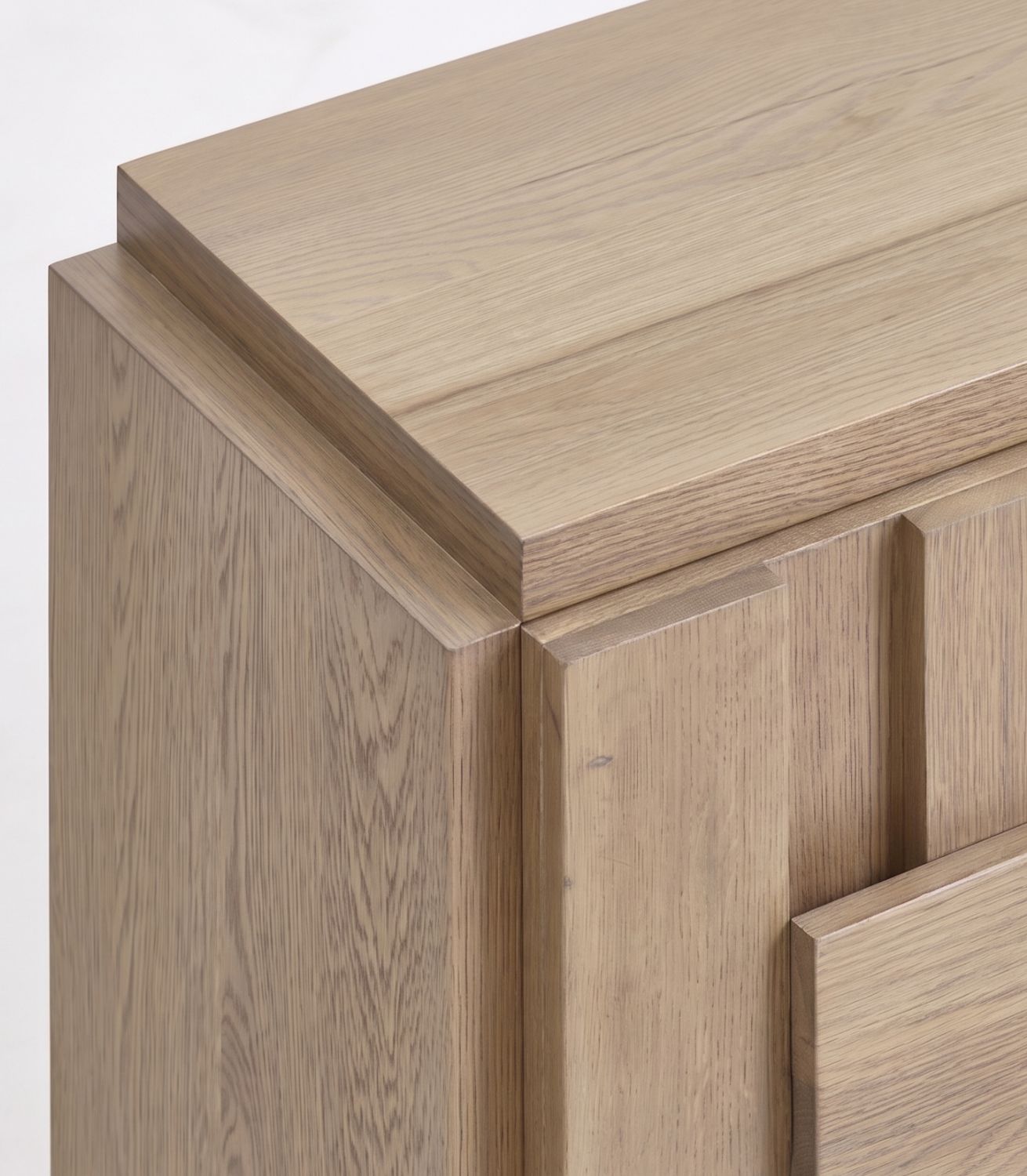 Server Nicholas Northern Elm close up
