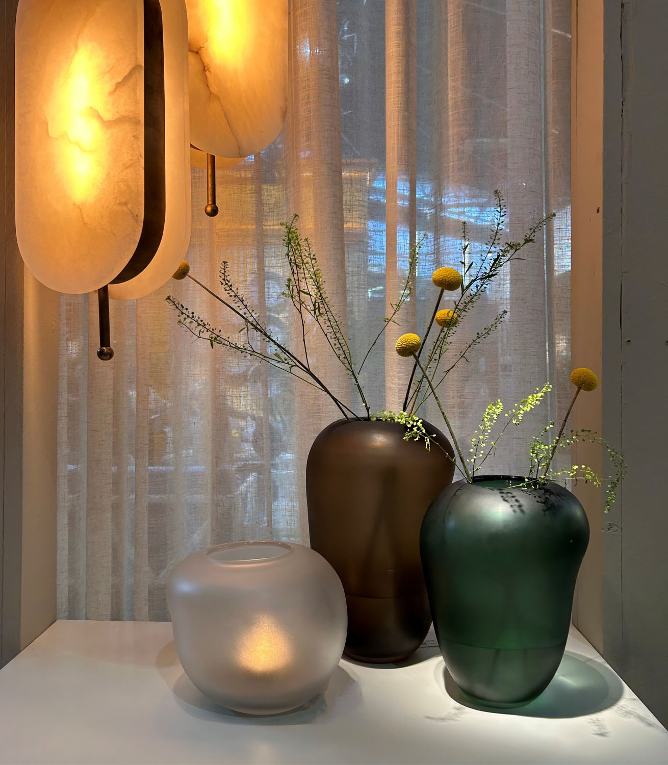 vase-rune-glass-lifestyle-la-grange-interiors-2