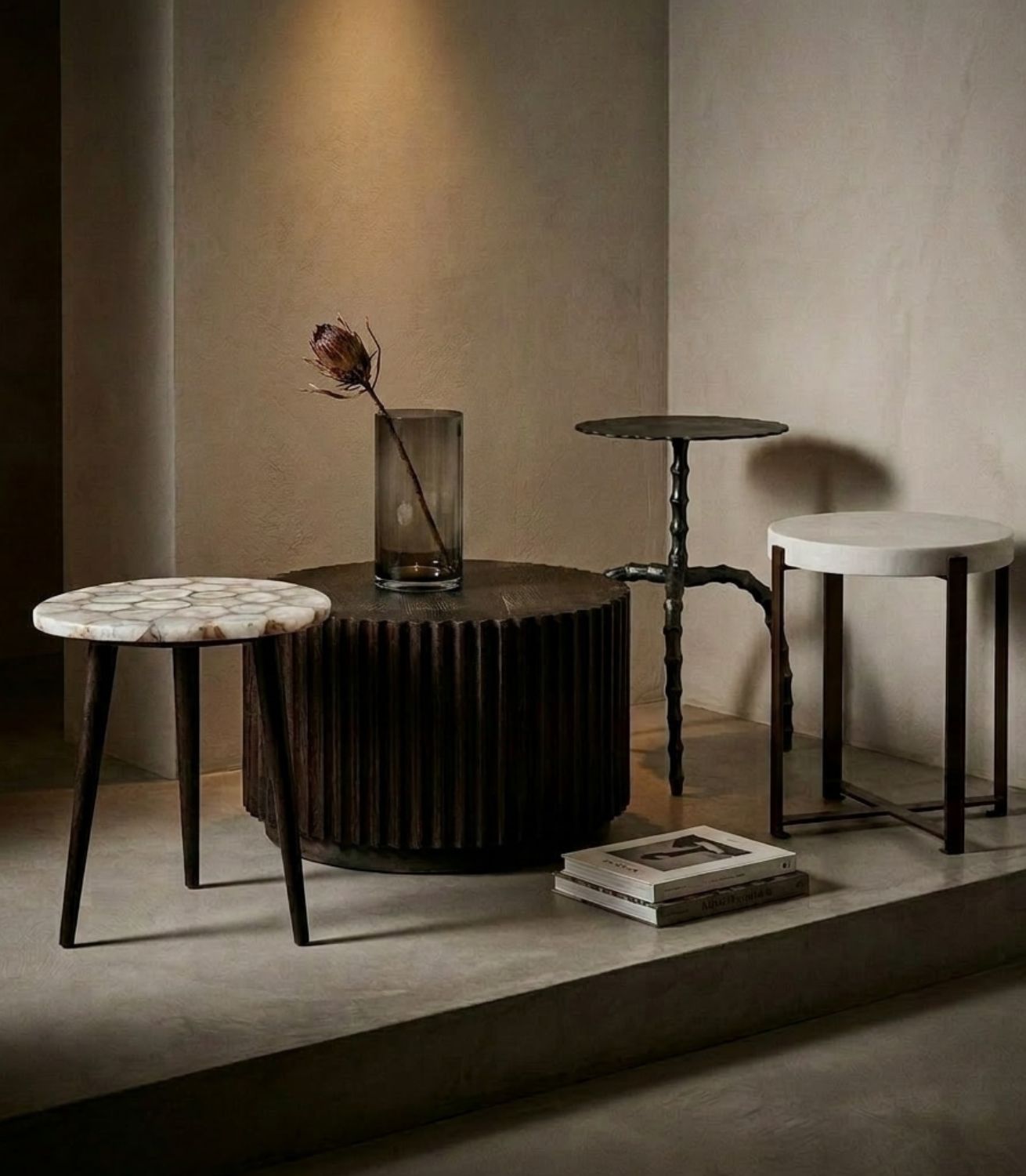 Petri Side Table - Rnd - Marble - 3 legs (1)
