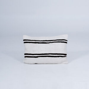 grain-sack-cushion-9753-la-grange-interiors